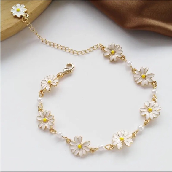 Jewelry - Gold Filled Daisy Bracelet